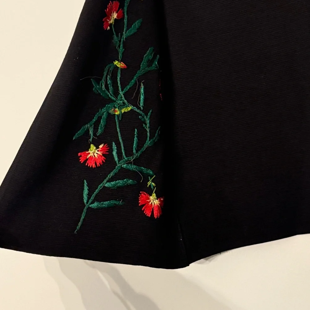 🌹 Alberto Imports Vintage Italian Embroidered Beaded Sweater | Made in Italy - Picture 6 of 10